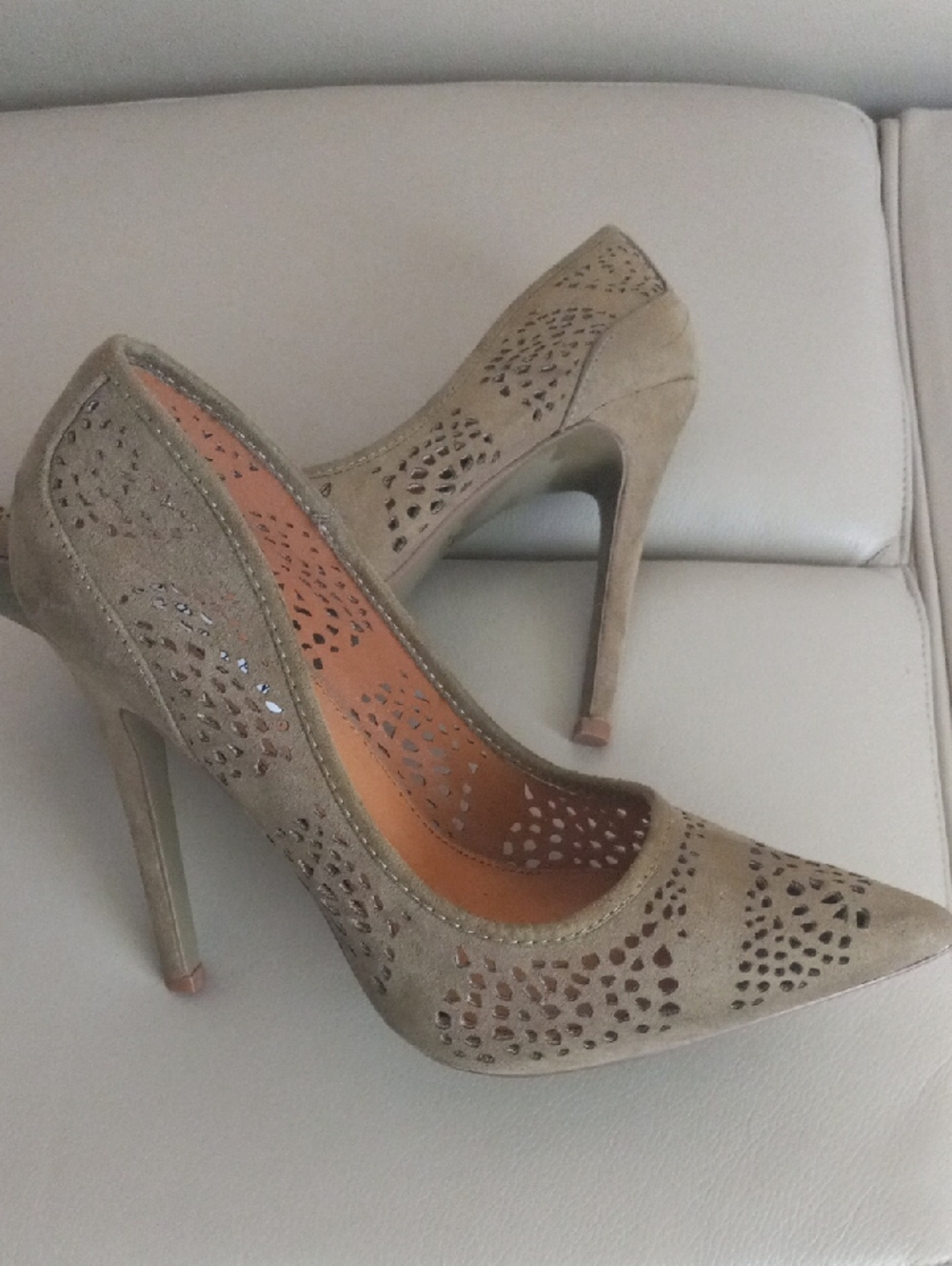 Cape Robbin Women's Olive Green Laser-Cut Pointed Toe Pumps Size 9M